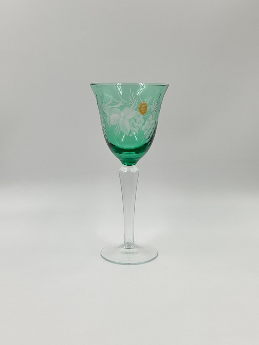 Бокал с зелёной чашей
