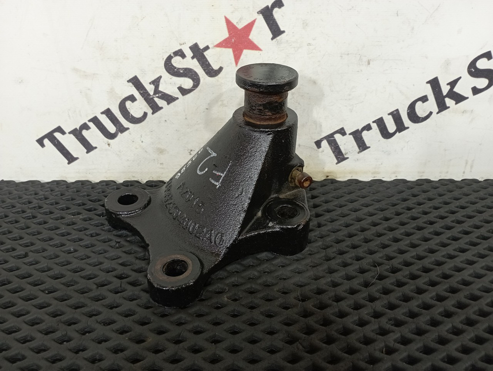 Кронштейн цилиндра подъема кабины 2023г.