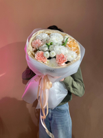 Букет "Персики", Роза, хризантема, диантусы, дубки, альстромерия