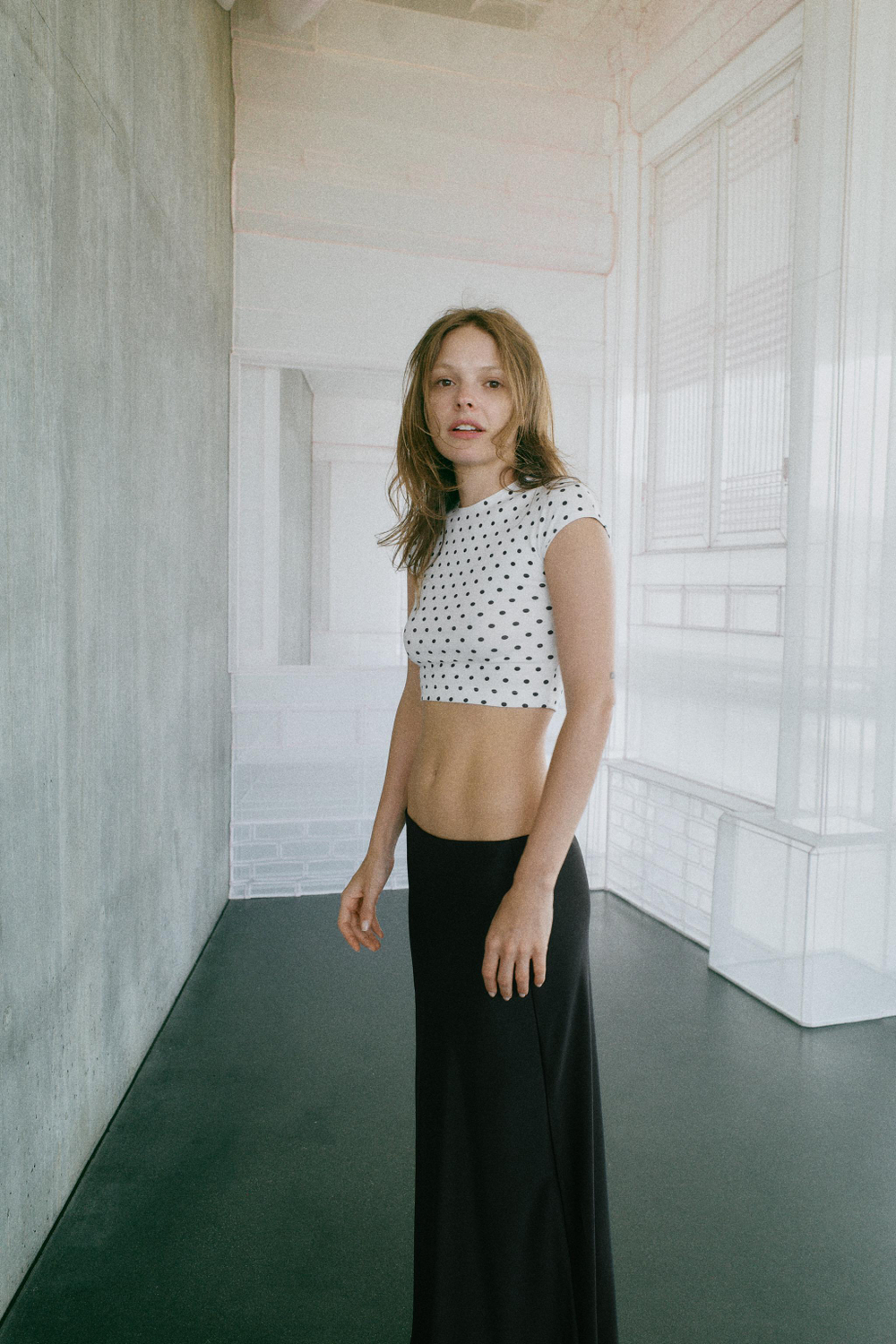 ZARA УКОРОЧЕННАЯ ФУТБОЛКА С КОРОТКИМИ РУКАВАМИ, БЕЛЫЙ/ЧЕРНЫЙ