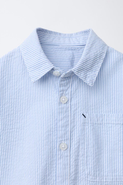 ZARA БАЗОВАЯ РУБАШКА ИЗ ЖАТОЙ ТКАНИ, СИНИЙ