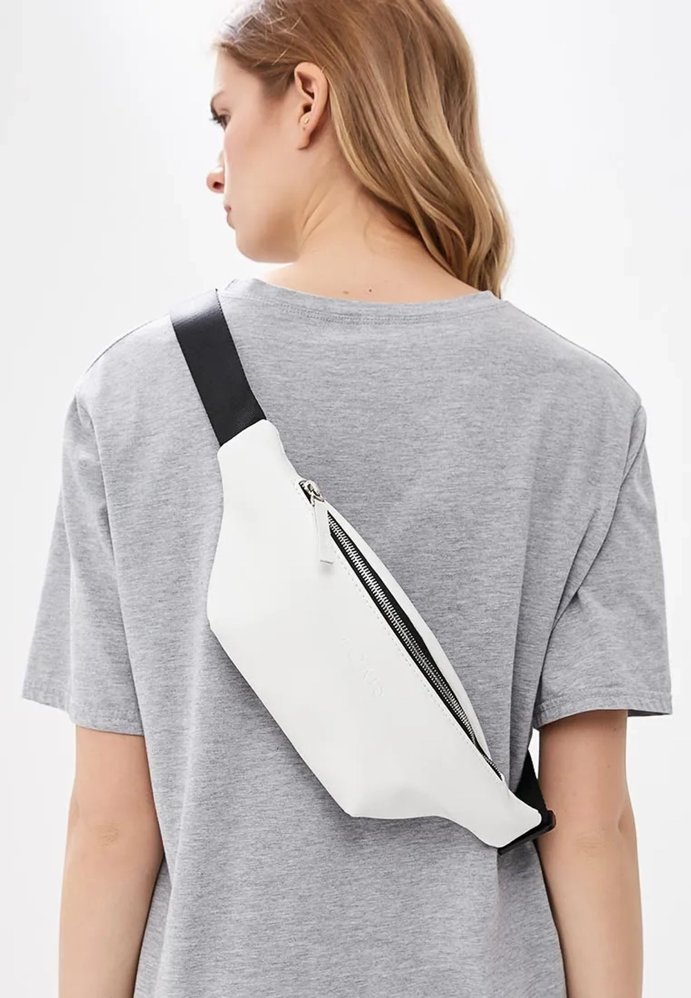 белая поясная сумка