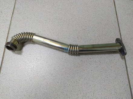 Патрубок слива масла с ТКР (⌀25, L-410, фланец 2отв. ⌀9 под шланг ⌀34) 650.1118340