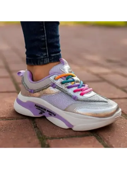 Кроссовки для девочки.