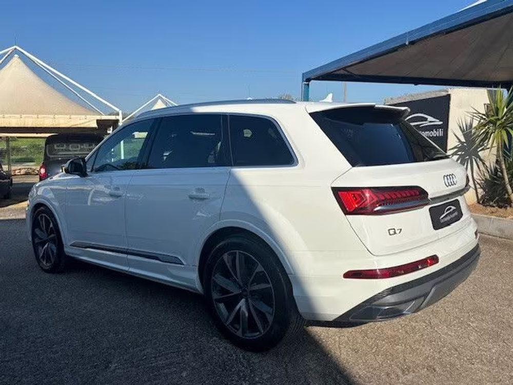 Audi Q7 (Стоимость в ЕС)*