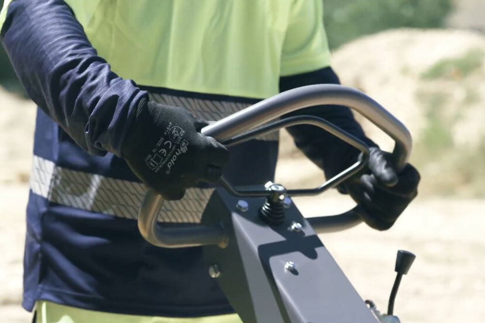 Реверсивная виброплита Husqvarna LG 204 - [210 кг / 36 кН / Honda GX200]