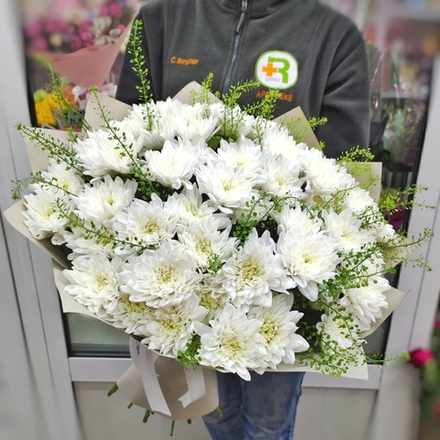 Букет из 9 кустовых хризантем сорта "BALTICA WHITE"