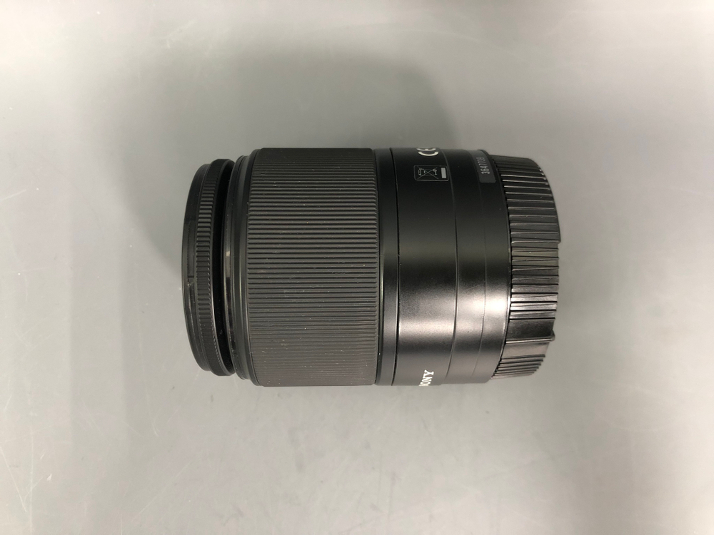 Sony DT 18-70mm 3.5-5.6