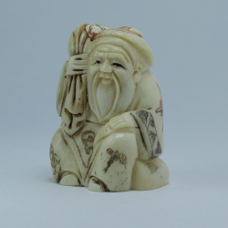 Нэцкэ Фукурокудзю с мешком риса на плече