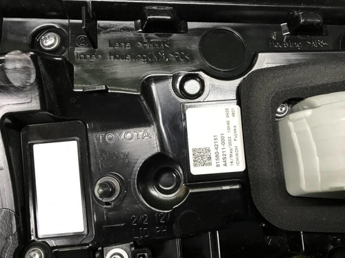 Фонарь правый внутренний Toyota RAV4 5 XA50 18-нв