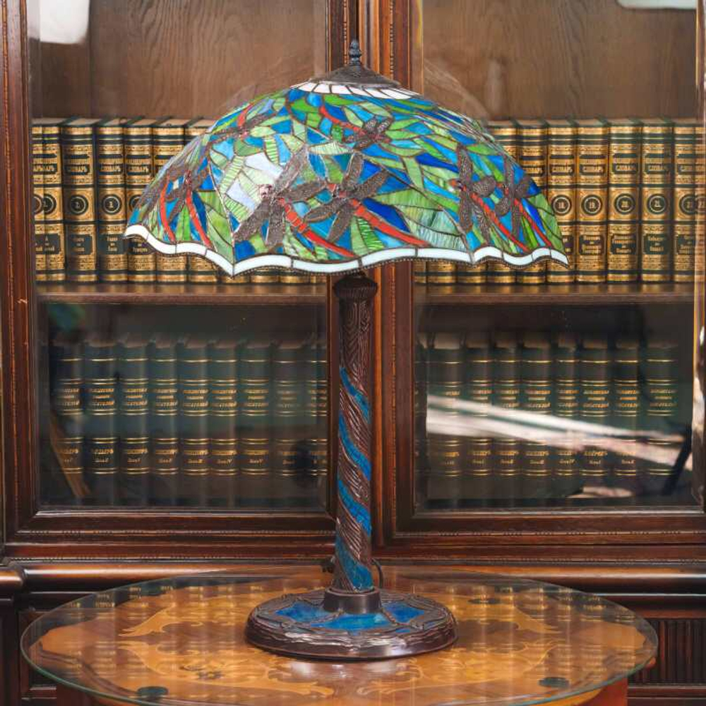 Настольная лампа в стиле Тиффани