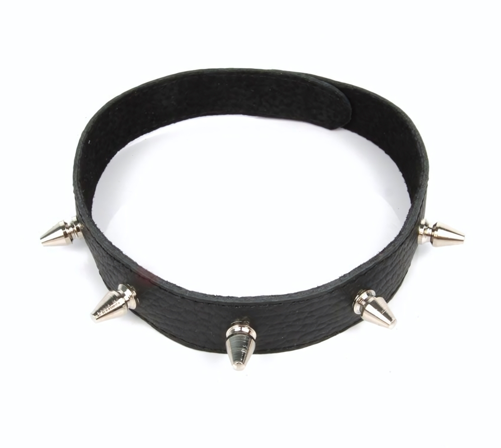 Черный ошейник на липучке с металлическими шипами (Цвет: черный)