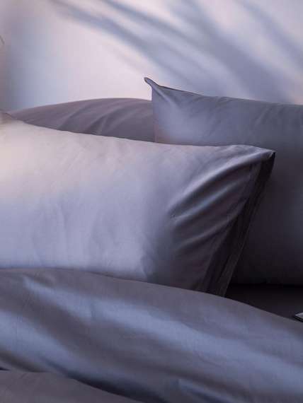 Набор наволочек из премиального сатина светло-серого цвета из коллекции essential, 70х70 см