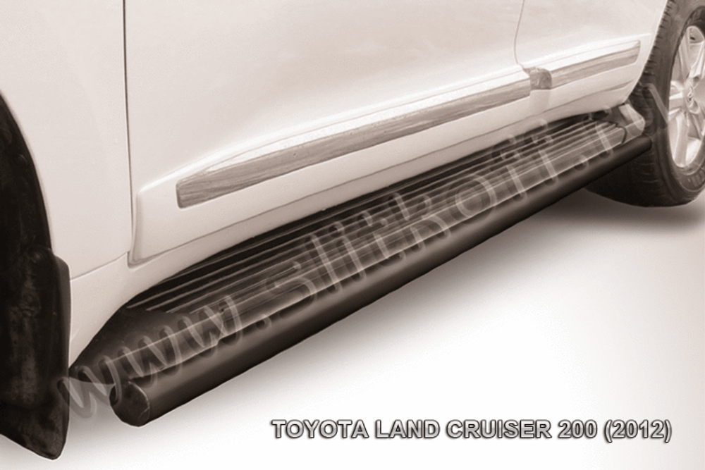 Пороги стальные Toyota Land Cruiser 200 (2012-2015) d57 труба (серебристые)