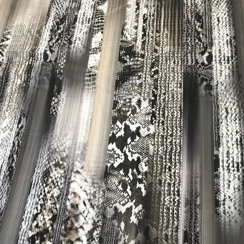 Ткань шелк матовый с эластаном анималистичный 1102