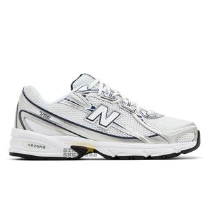 New Balance 740