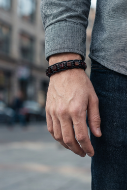 Браслет мужской на руку. Янтарь натуральный формованный