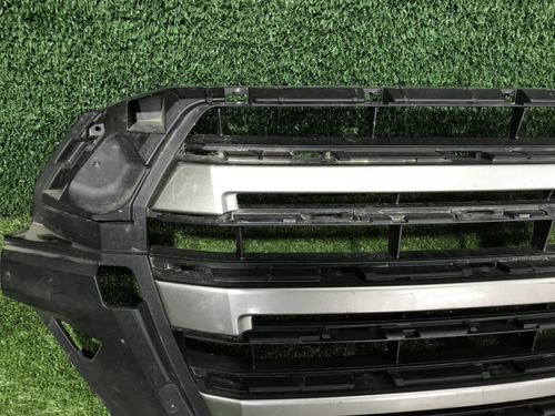 Решетка радиатора Toyota Land Cruiser 200 (2015-2021)