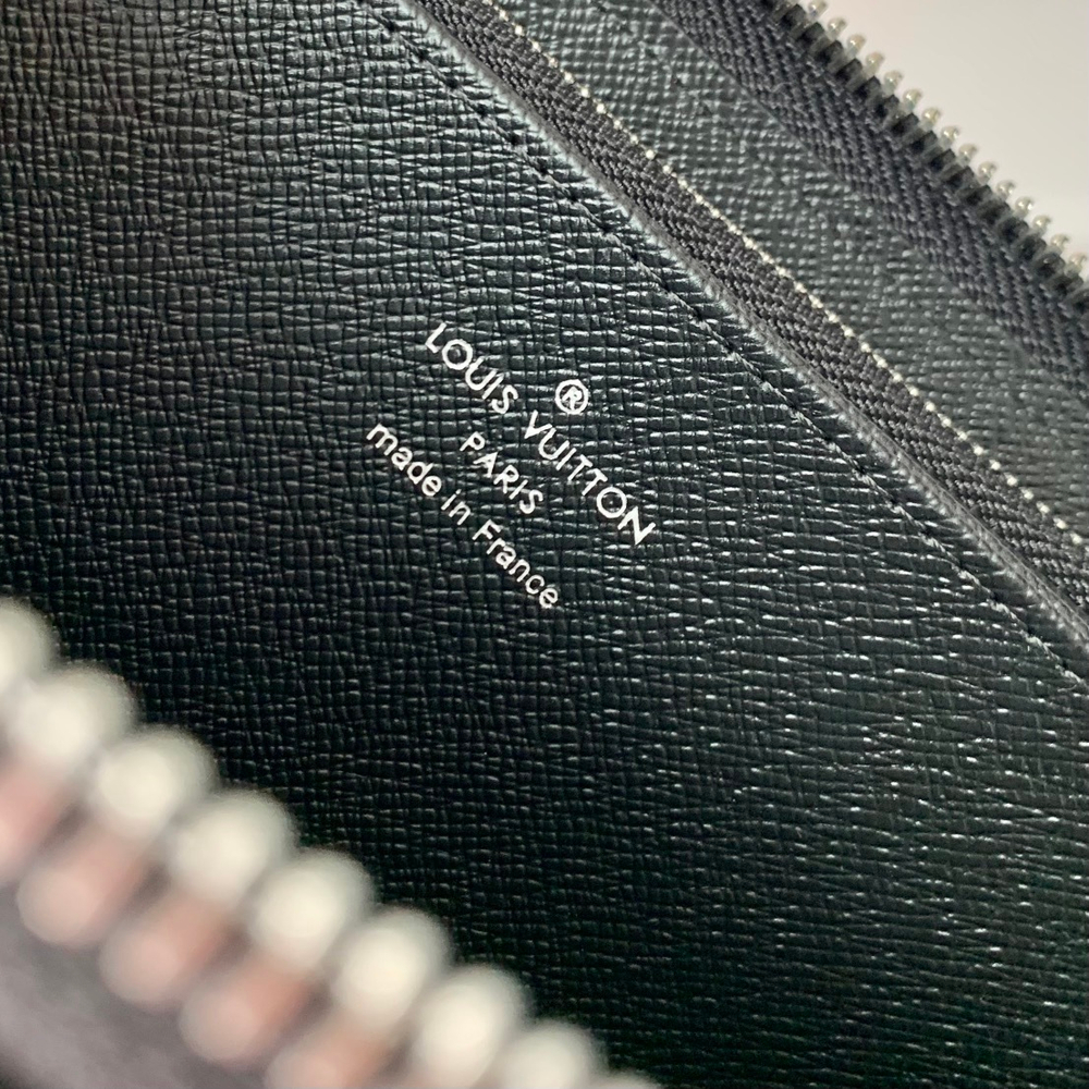 Louis Vuitton Zippy Wallet