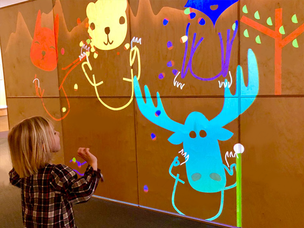 Интерактивная стена Космос