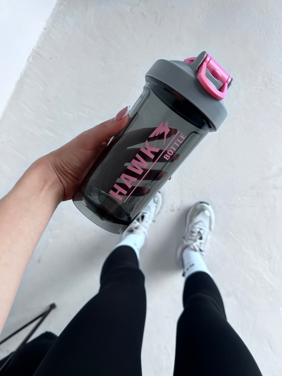 Шейкер 0,5 л HAWK (черно-розовый)