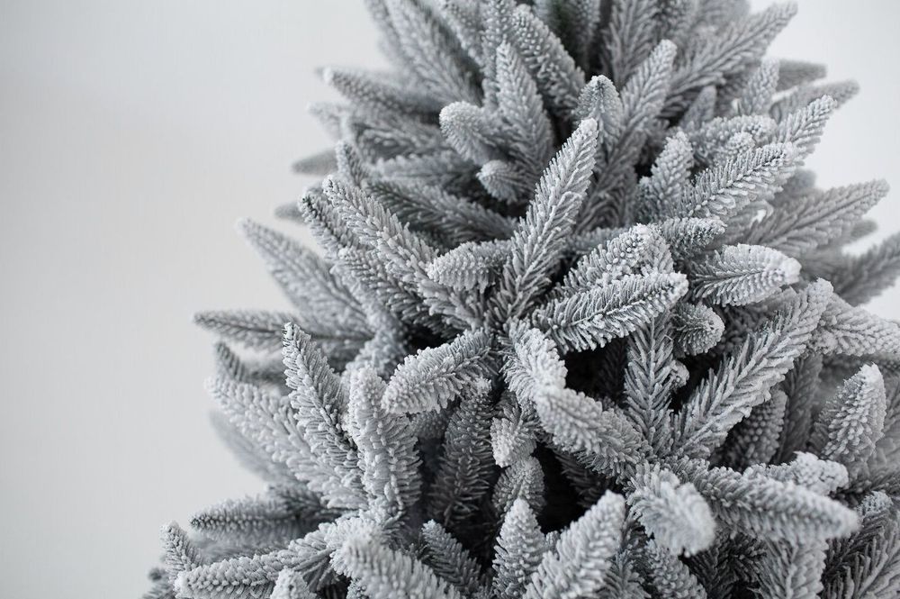 Заснеженная елка «Скандинавия» (Литая хвоя) 180 см / 1,8 м