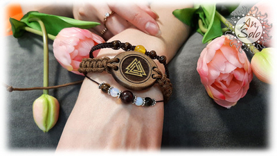 Браслет женский "Валькнут" из паракорда