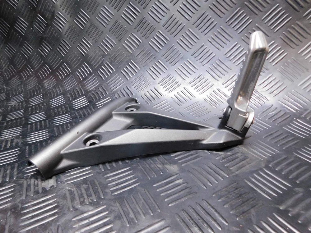 Подножка пассажирская левая Kawasaki Ninja 250R