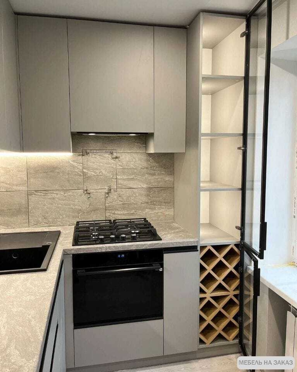 Кухонный гарнитур с винным шкафом