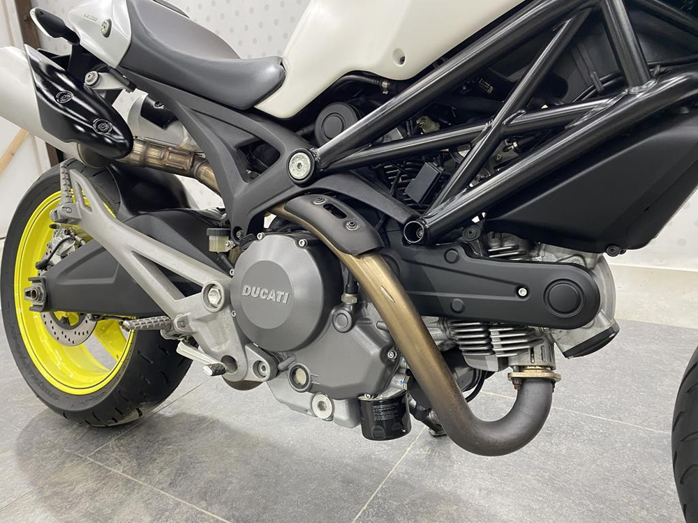 Ducati Monster 696 2011