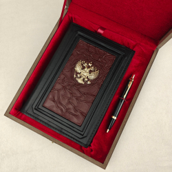 Набор "Ежедневник "Герб РФ" (триколор) из натуральной кожи со съемной обложкой и ручкой"