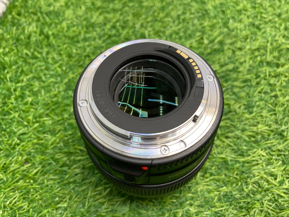 Canon EF 100mm 2 USM