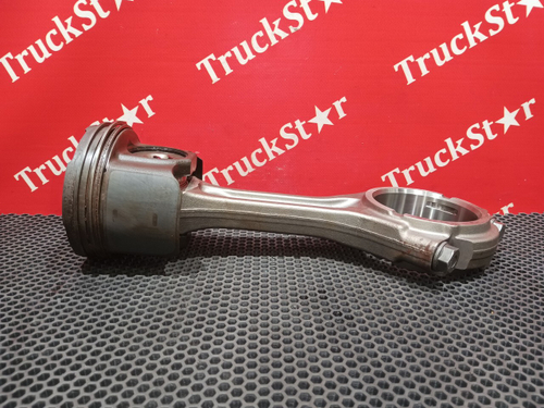 Поршень с шатуном 2023г.