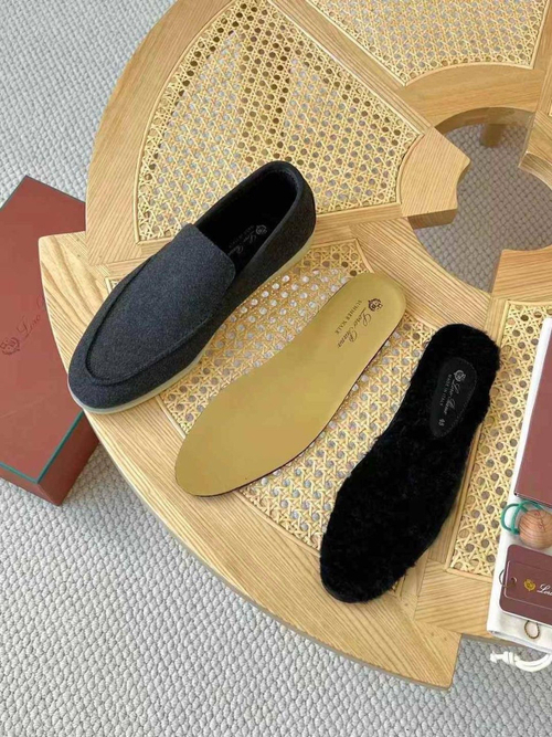 Лоферы Loro Piana Summer Walk с мехом