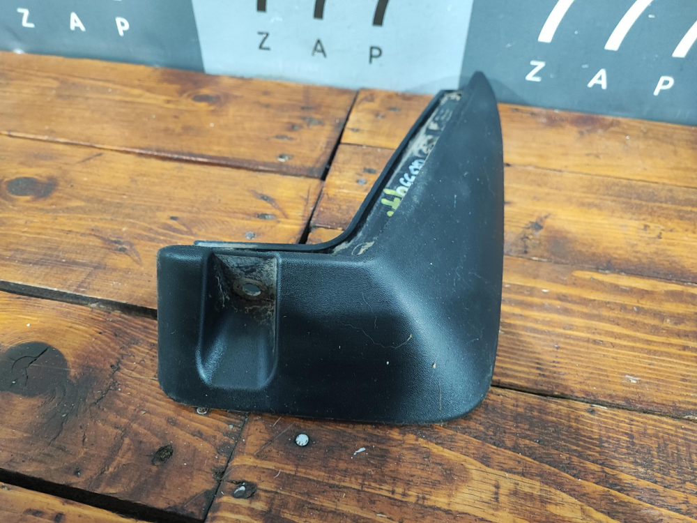 Брызговик задний правый Kia Sportage 4 (QL) 18-22 Б/У Оригинал 86842F1500