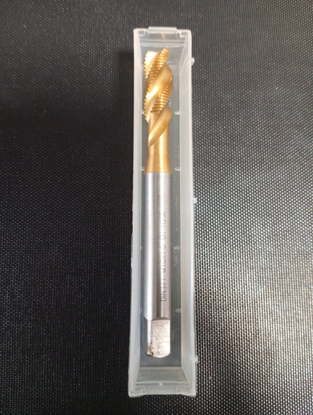 Метчик машинно-ручной М10х1.0 DIN 374 HSSE для глухих отверстий с винтовой канавкой с покрытием TiN