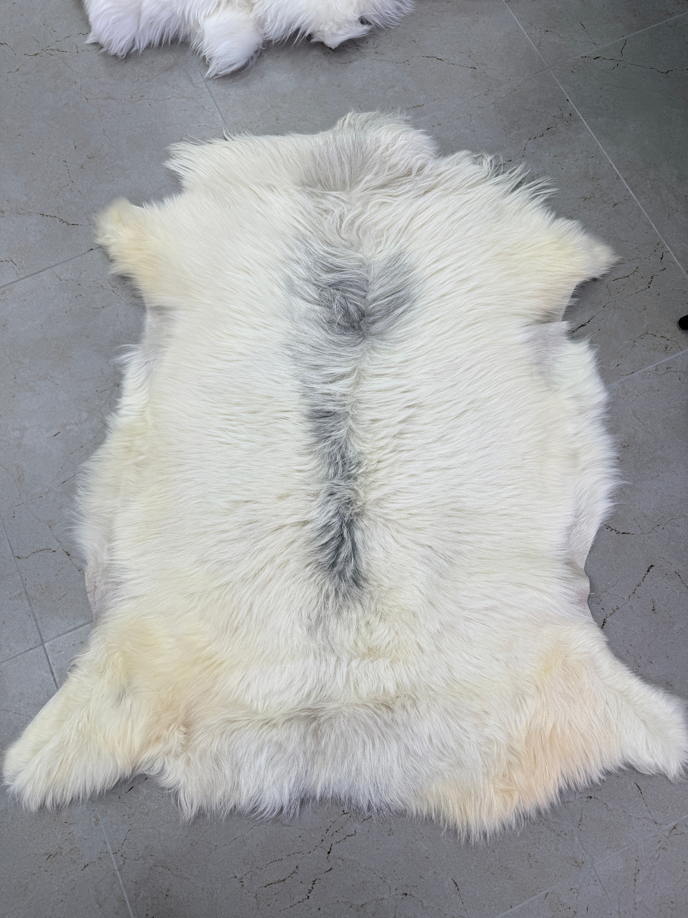 Шкура коврик меховой прикроватный овчина, 120х65 см.