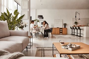 Ciselia Стул из темно-серой синели и черной стали Испания La Forma