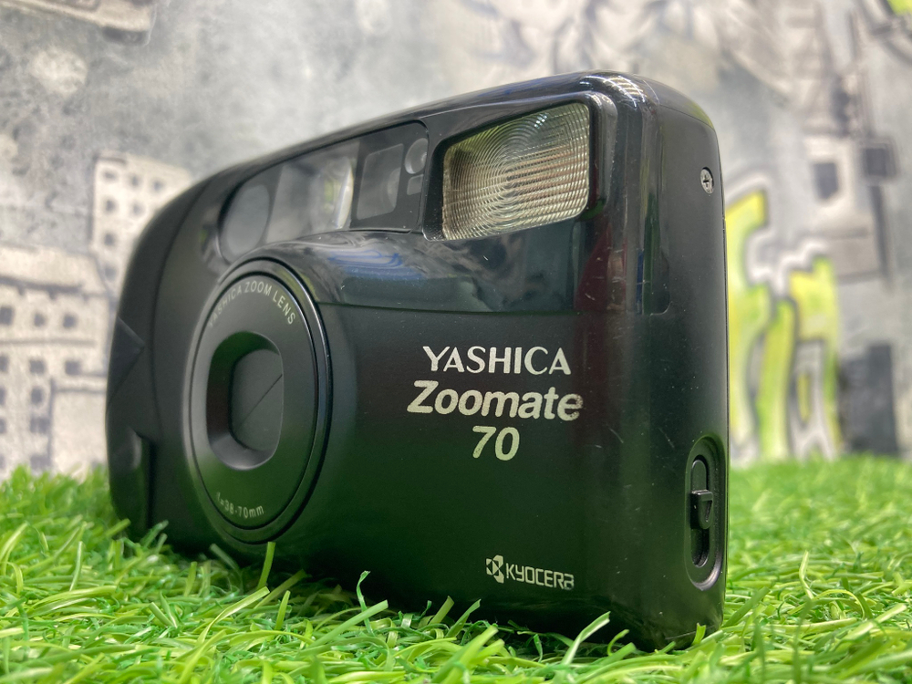 Yashica Zoomate 70