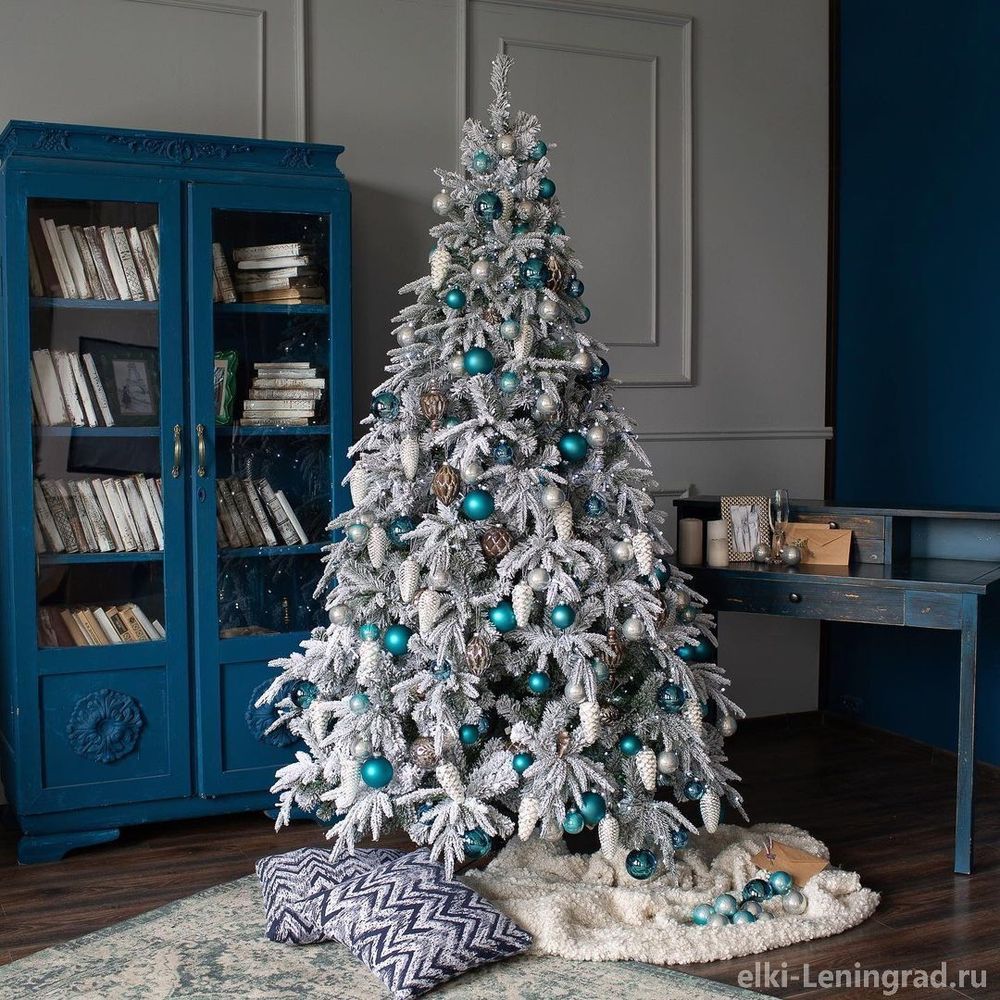 Заснеженная елка с гирляндой «Форесто» холодный свет (Литая+пвх) 150 см / 1,5 м