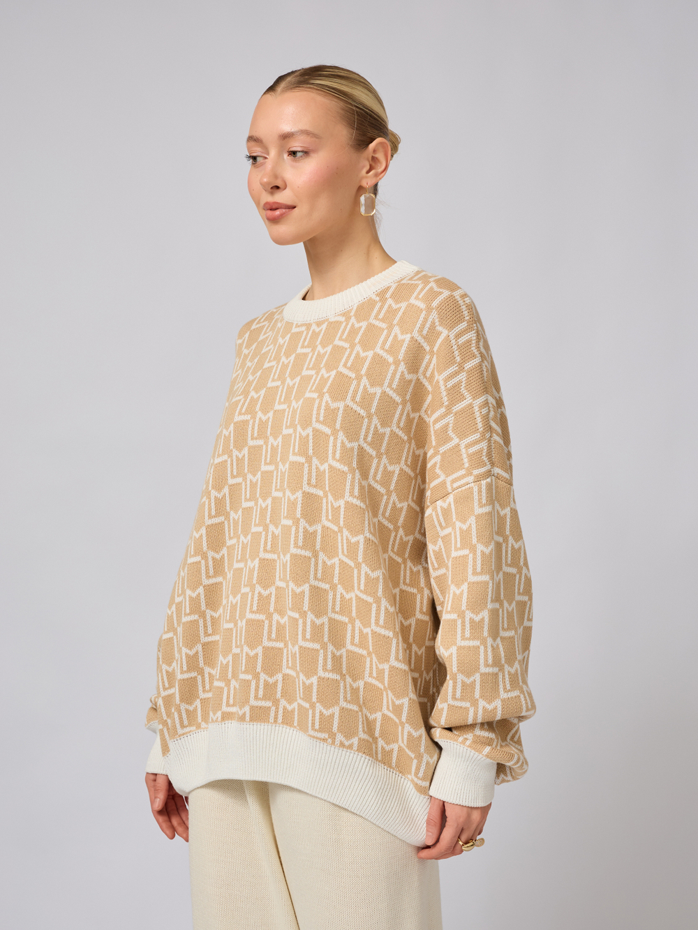 Джемпер оверсайз с логотипом "ML"