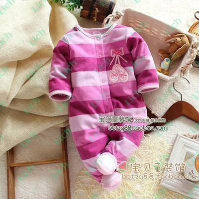 Комбинезон в контрастную полоску с аппликацией