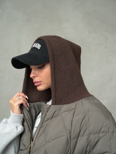 Жилет с трикотажным капюшоном в цвете хаки