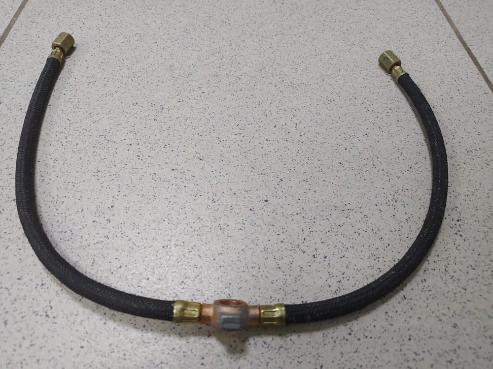 Трубка топливная от клапана к свечам 238-1022840