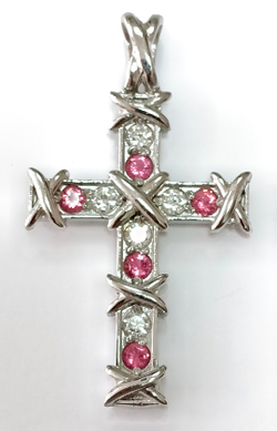 Ювелирный крест из серебра от бренда"Эстерелла"