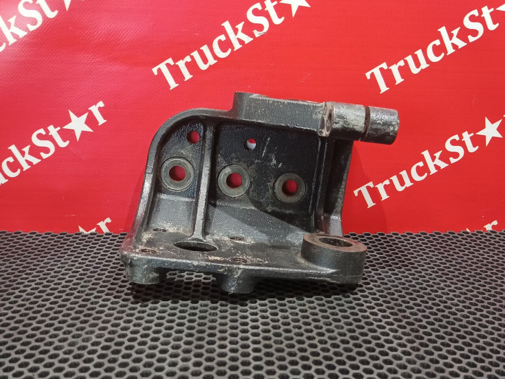 Кронштейн рессоры передней правый 2023г.