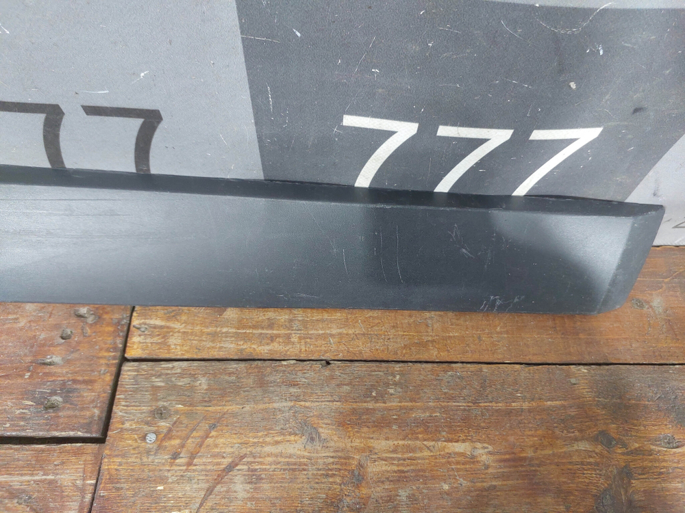 Накладка двери задней правой Kia Rio 4 X-Line 17-нв Б/У Оригинал 87724H0500