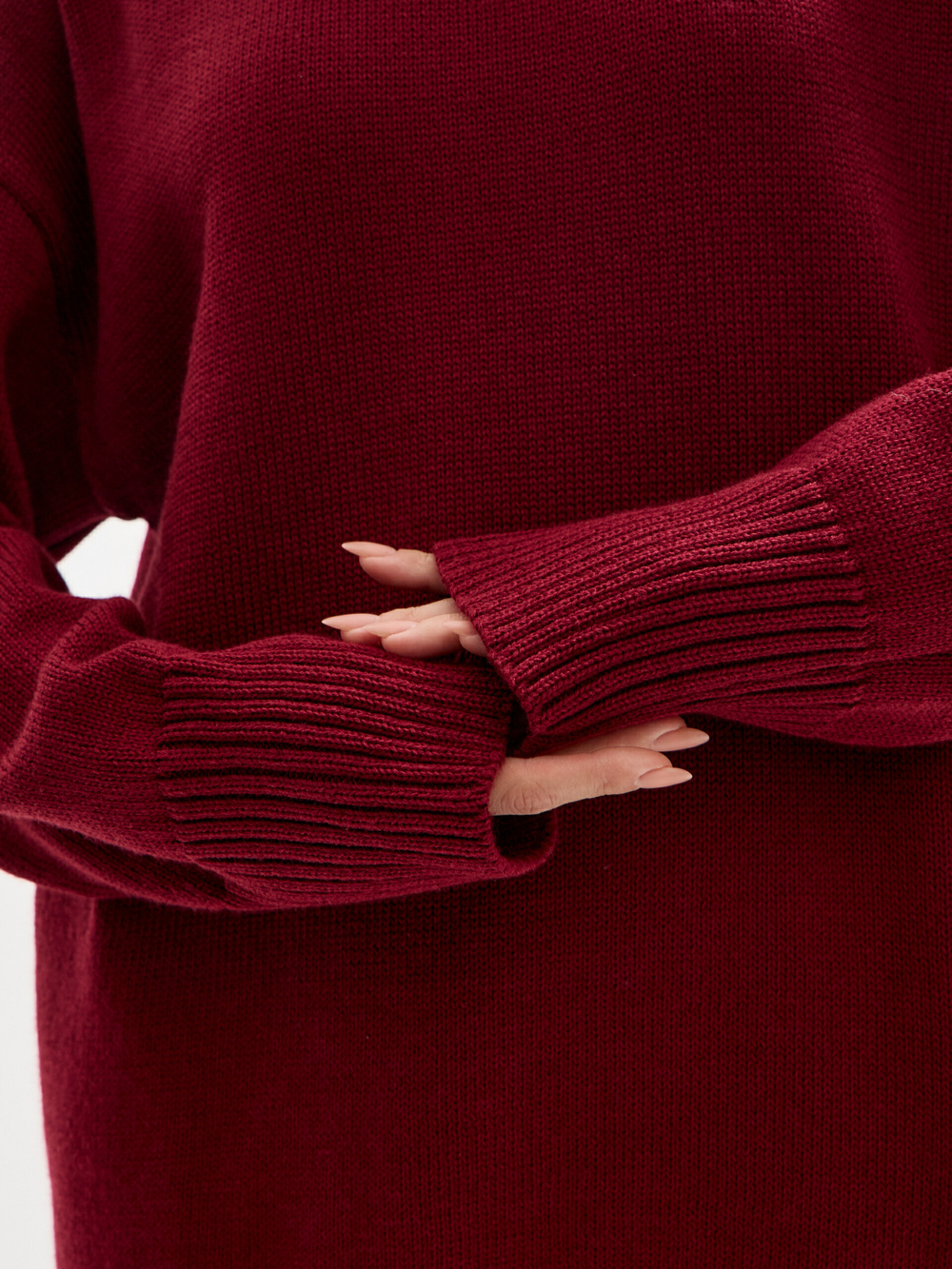 Бордовый свитер