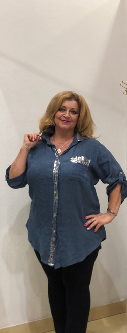 Льняной блузон-рубашка с регулируемым рукавом и "напылением"