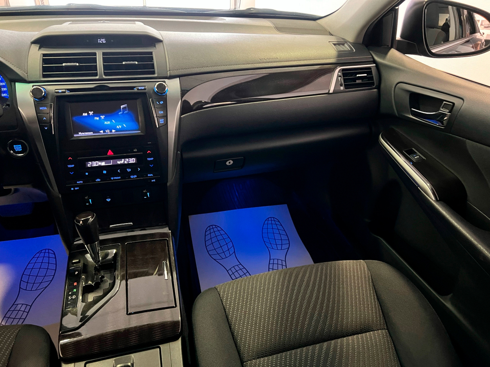Toyota Camry, 2015 год